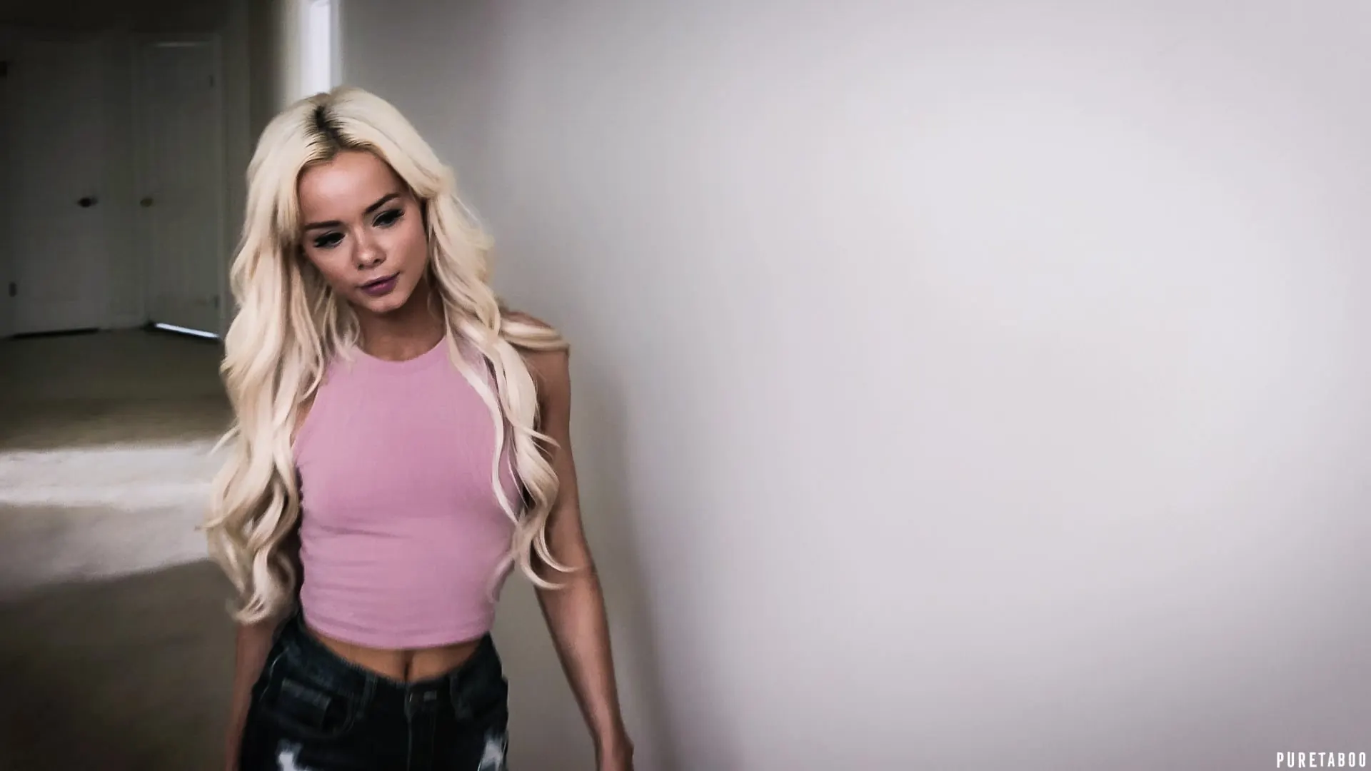 Elsa Jean - Sister Trap | Picture (10)